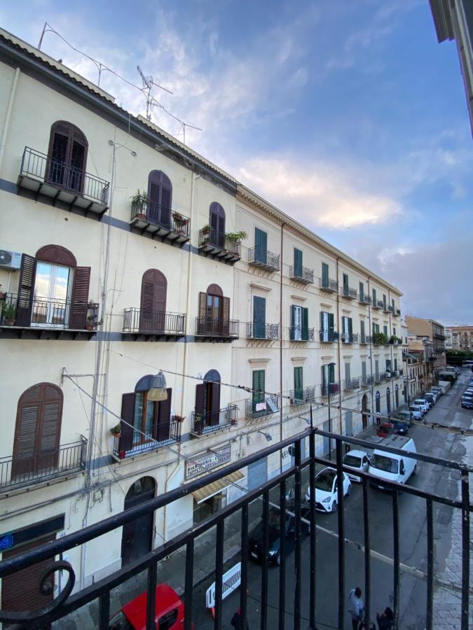 55 Aira Palermo